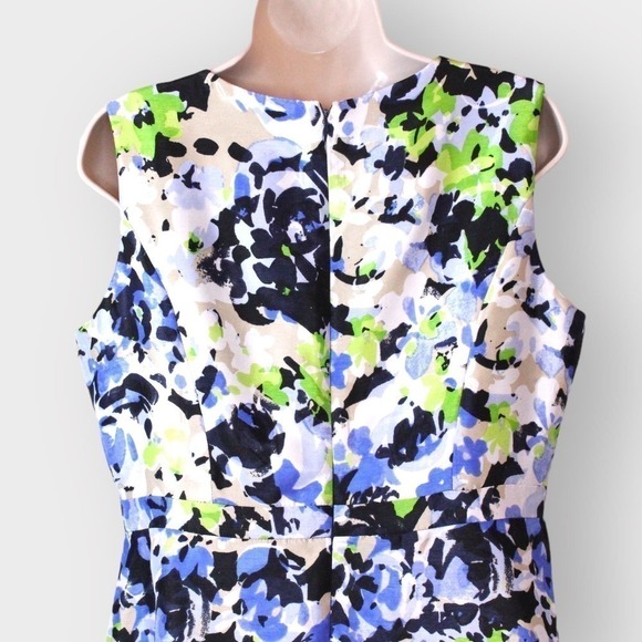 Floral V-neck Dress by Evan Picone White, Periwinkle, Blue, and Green Size 8 - Picture 7 of 15